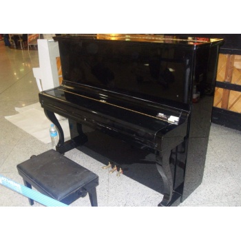 piano_athens_airport_2012_4